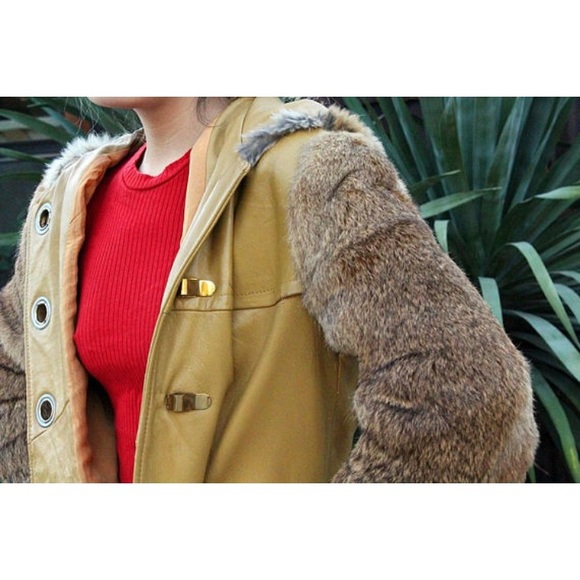 STUNNING VINTAGE LEATHER AND FUR COAT/LONG COAT - Picture 2 of 6